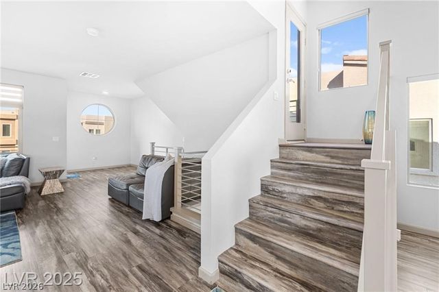 8011 Haywood Estate Avenue, Las Vegas, NV 89113