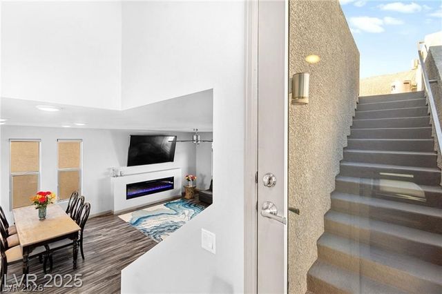 8011 Haywood Estate Avenue, Las Vegas, NV 89113