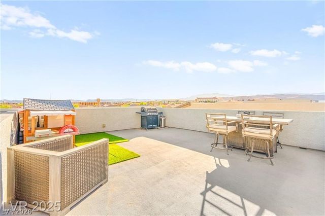 8011 Haywood Estate Avenue, Las Vegas, NV 89113