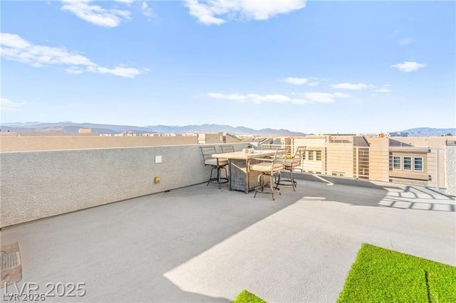 8011 Haywood Estate Avenue, Las Vegas, NV 89113