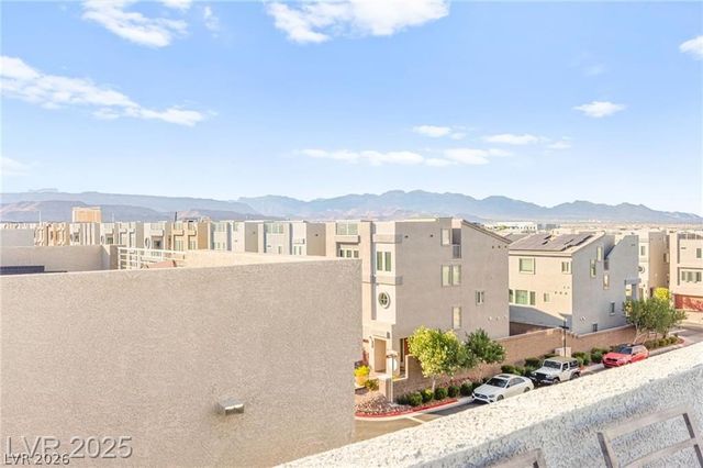 8011 Haywood Estate Avenue, Las Vegas, NV 89113