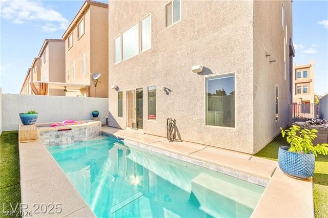 8011 Haywood Estate Avenue, Las Vegas, NV 89113