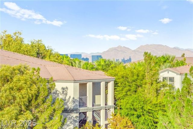 8011 Haywood Estate Avenue, Las Vegas, NV 89113