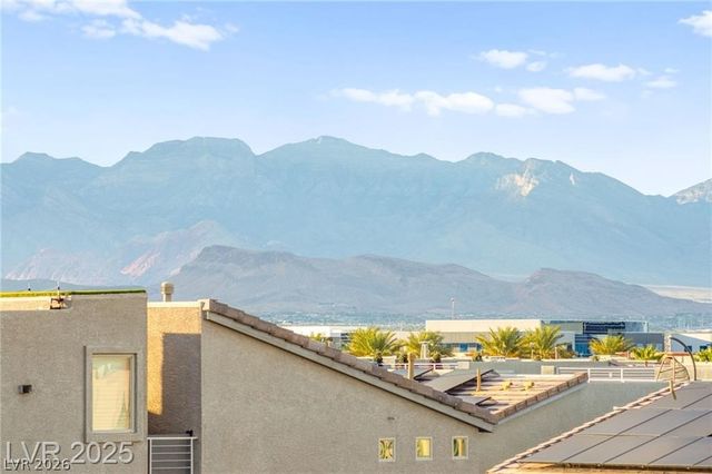 8011 Haywood Estate Avenue, Las Vegas, NV 89113