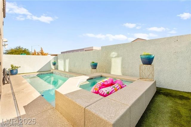 8011 Haywood Estate Avenue, Las Vegas, NV 89113