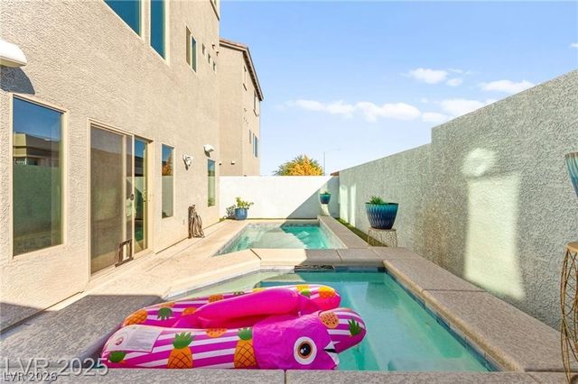 8011 Haywood Estate Avenue, Las Vegas, NV 89113