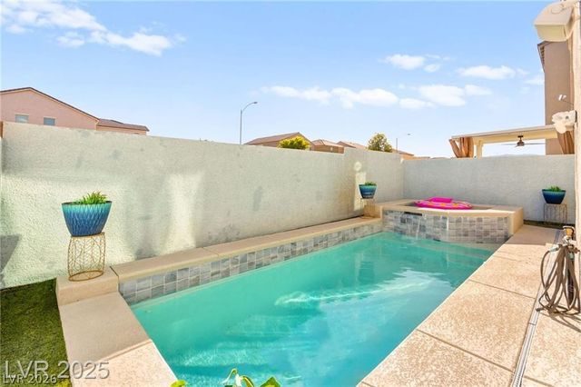 8011 Haywood Estate Avenue, Las Vegas, NV 89113