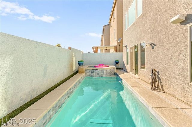 8011 Haywood Estate Avenue, Las Vegas, NV 89113