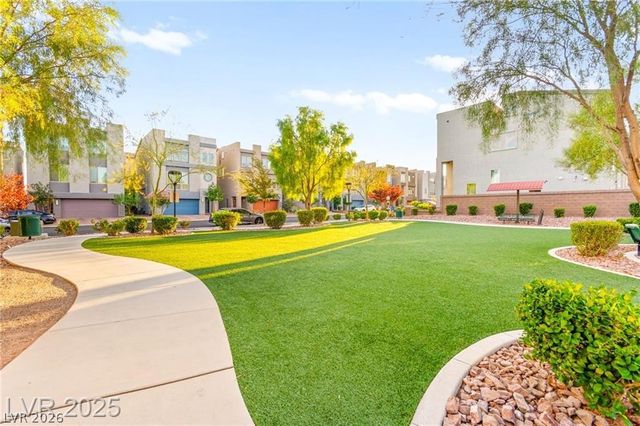 8011 Haywood Estate Avenue, Las Vegas, NV 89113