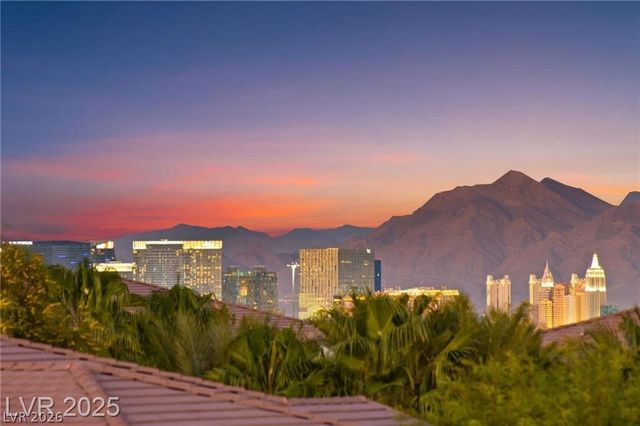 8011 Haywood Estate Avenue, Las Vegas, NV 89113