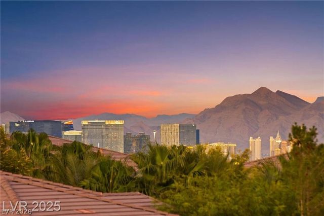 8011 Haywood Estate Avenue, Las Vegas, NV 89113