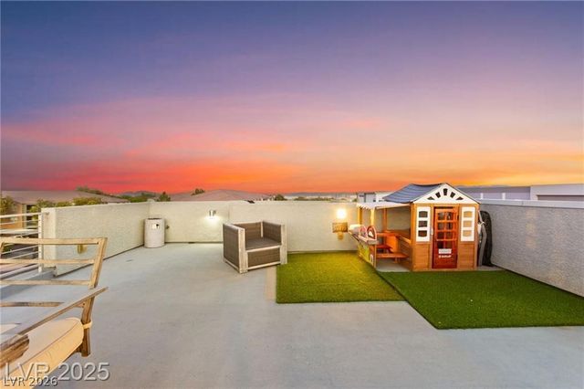 8011 Haywood Estate Avenue, Las Vegas, NV 89113