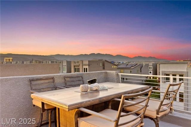 8011 Haywood Estate Avenue, Las Vegas, NV 89113