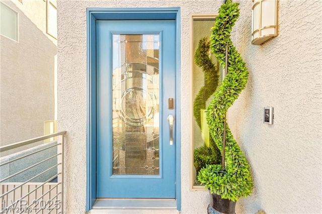 8011 Haywood Estate Avenue, Las Vegas, NV 89113