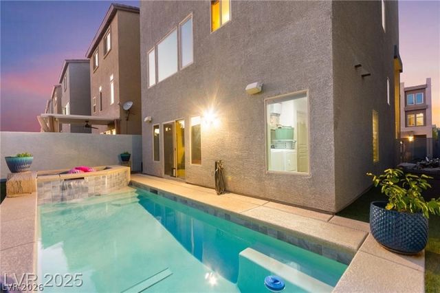 8011 Haywood Estate Avenue, Las Vegas, NV 89113