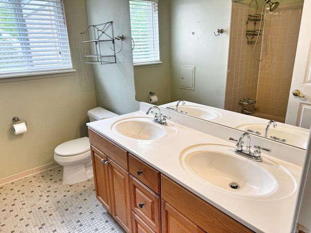 20525 Shores Street, Saint Clair Shores, MI 48080