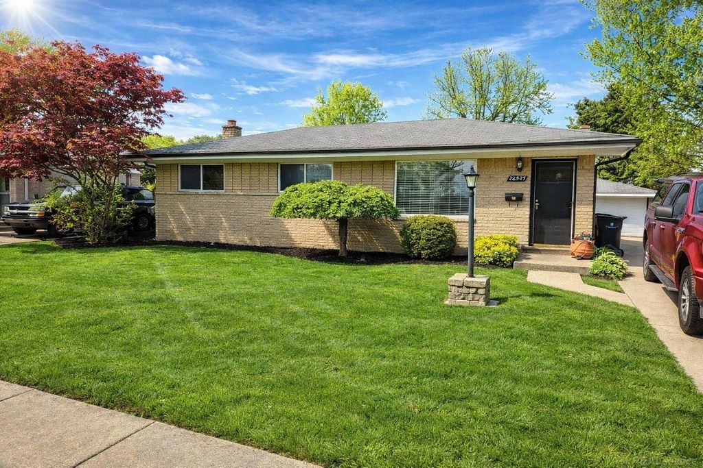 20525 Shores Street, Saint Clair Shores, MI 48080