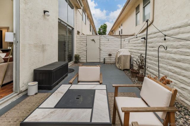 2544 Navarra Dr 4, Carlsbad, CA 92009