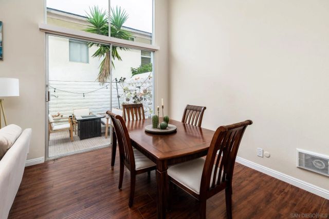2544 Navarra Dr 4, Carlsbad, CA 92009