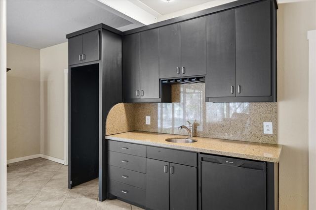 10461 County Road 2460, Poetry, TX 75160