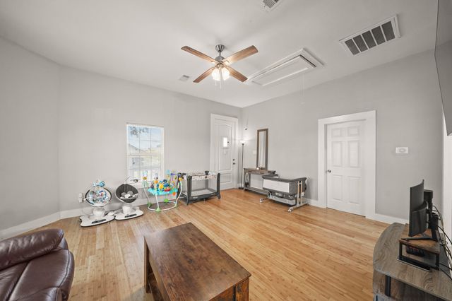 3403 Ursuline Street, Galveston, TX 77550