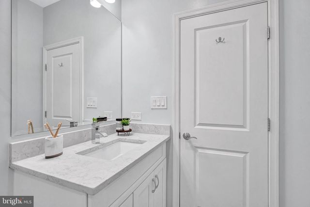 1820 CARPENTER RD, Alexandria, VA 22314