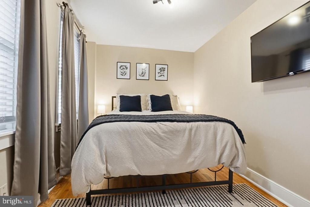 Image 13 of property listing at 547 S FRONT ST, Harrisburg, PA 17104