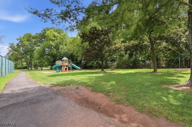 14 Dartmouth Ave 3B, Bridgewater Twp., NJ 08807