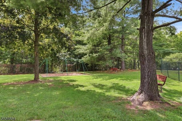 14 Dartmouth Ave 3B, Bridgewater Twp., NJ 08807
