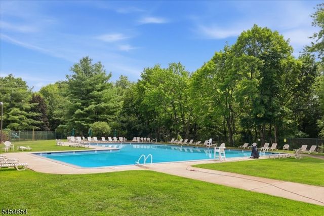 14 Dartmouth Ave 3B, Bridgewater Twp., NJ 08807