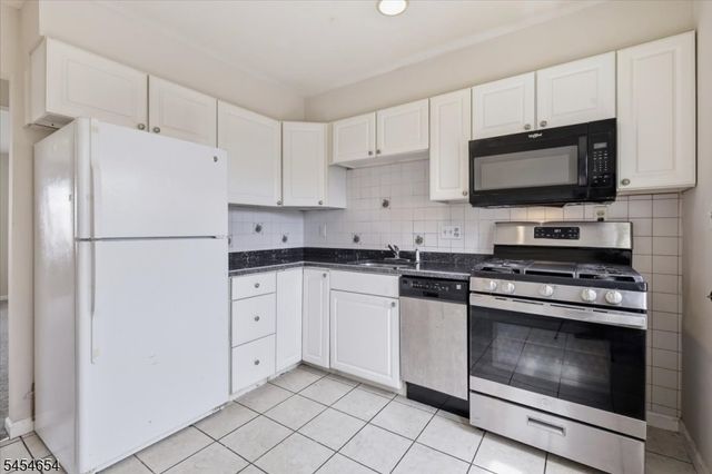 14 Dartmouth Ave 3B, Bridgewater Twp., NJ 08807