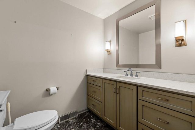 1580 ARBORETUM DRIVE, Oshkosh, WI 54901