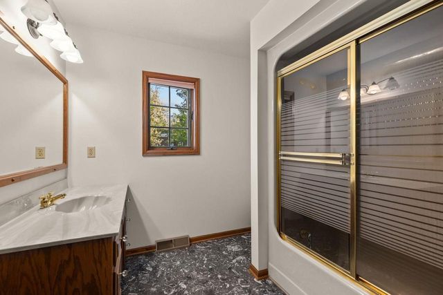 1580 ARBORETUM DRIVE, Oshkosh, WI 54901
