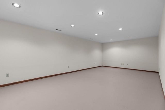 1580 ARBORETUM DRIVE, Oshkosh, WI 54901