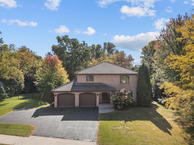 1580 ARBORETUM DRIVE, Oshkosh, WI 54901