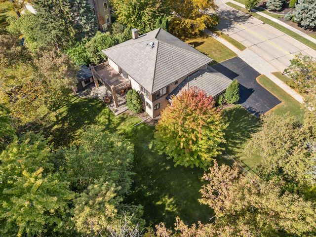 1580 ARBORETUM DRIVE, Oshkosh, WI 54901