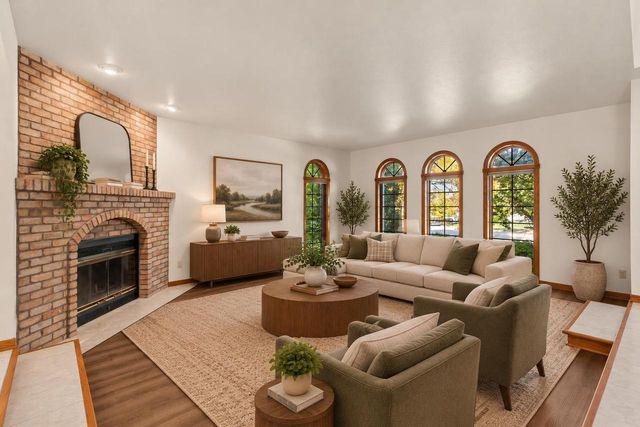 1580 ARBORETUM DRIVE, Oshkosh, WI 54901