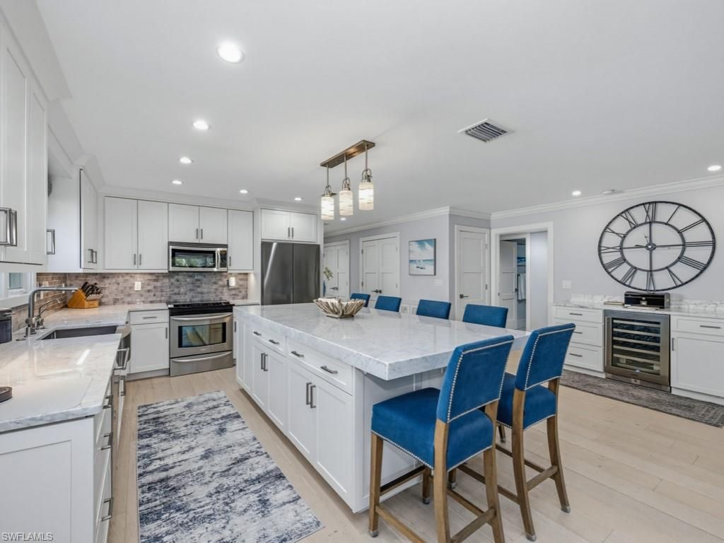 225 5th AVE S 103, NAPLES, FL 34102 — photo 3