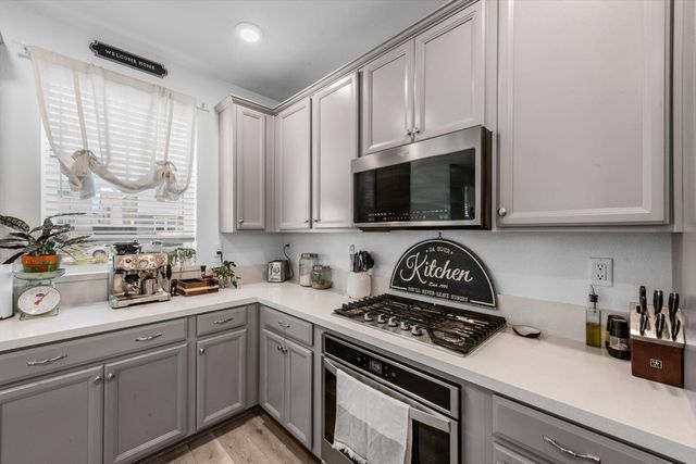 2717 N Cove Dr, Sacramento, CA 95833