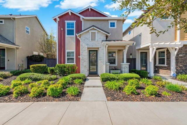 2717 N Cove Dr, Sacramento, CA 95833