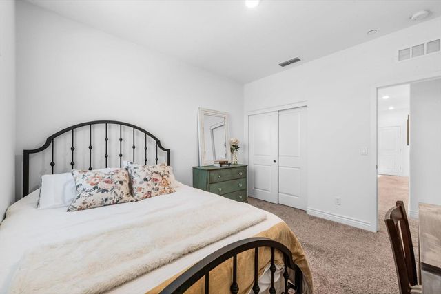 2717 N Cove Dr, Sacramento, CA 95833