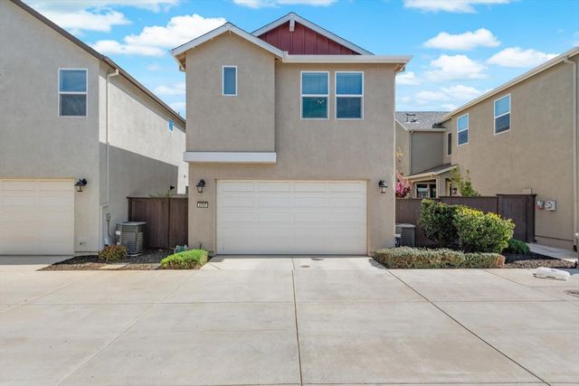 2717 N Cove Dr, Sacramento, CA 95833