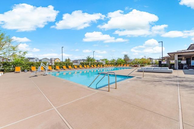 2717 N Cove Dr, Sacramento, CA 95833