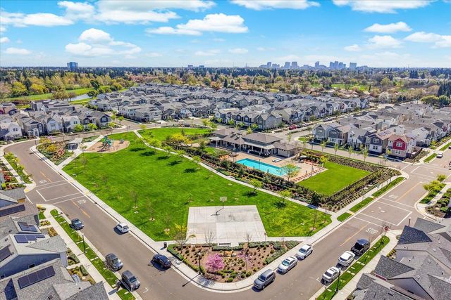 2717 N Cove Dr, Sacramento, CA 95833