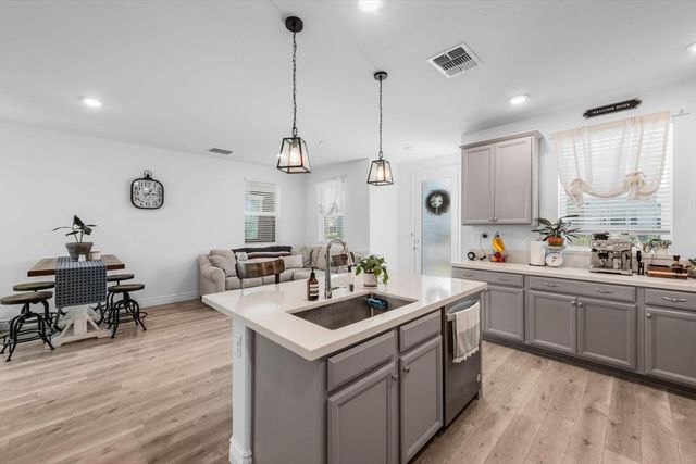 2717 N Cove Dr, Sacramento, CA 95833