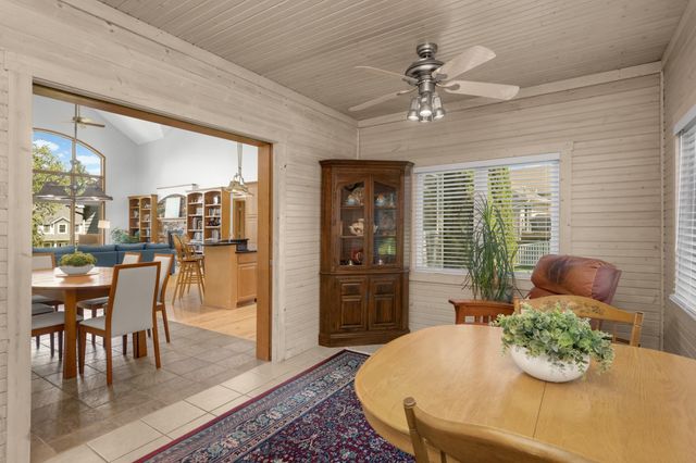 1085 Parkview Lane, Victoria, MN 55386