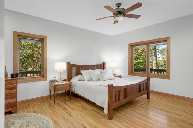 1085 Parkview Lane, Victoria, MN 55386