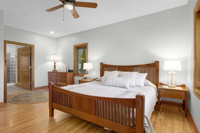 1085 Parkview Lane, Victoria, MN 55386
