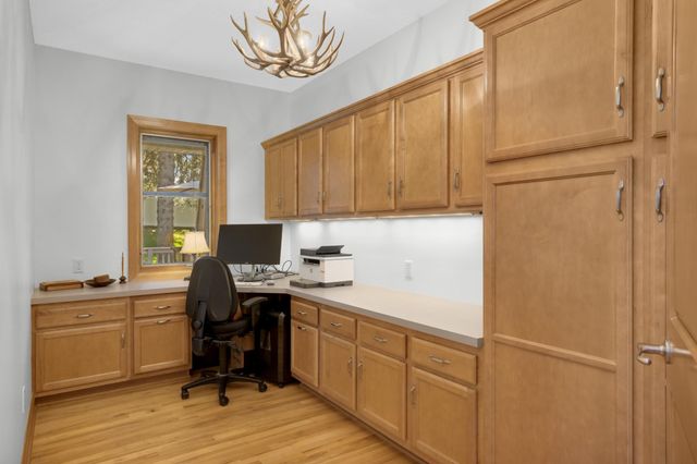 1085 Parkview Lane, Victoria, MN 55386