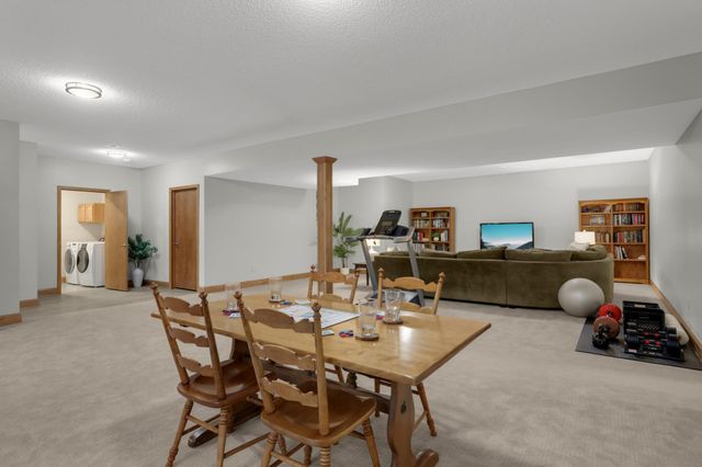 1085 Parkview Lane, Victoria, MN 55386